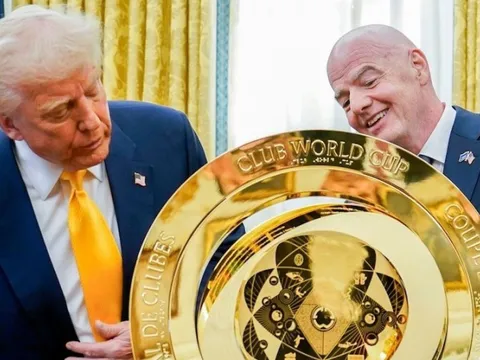 Chủ tịch FIFA Gianni Infantino có thể bị điều tra vì phát biểu ủng hộ ông Donald Trump?