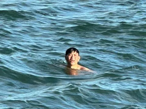 Kỳ tích: Tìm thấy người thứ 2 trong 3 người ở Lý Sơn bị sóng cuốn trôi sau 2 ngày