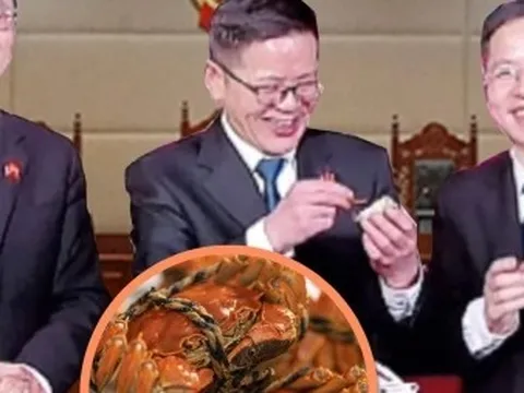 3 thẩm phán livestream bán cua giúp người dân phá sản trả nợ