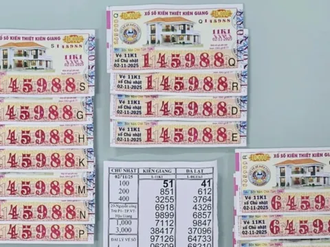 Khách mua vé số rồi tặng lại cho người bán: Cái kết bất ngờ