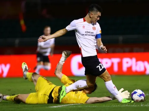 Rượt đuổi ở sân Thống Nhất, CLB Công an TP HCM suýt khiến Ninh Bình ôm hận