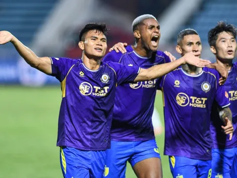 Phạm Xuân Mạnh ghi "siêu phẩm" trước khi lên tuyển