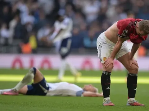 Khi Tottenham và Man United chia điểm chung một hoàn cảnh