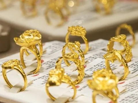 Giá vàng hôm nay 11/11: Bật tăng, vượt 4.100 USD/ounce