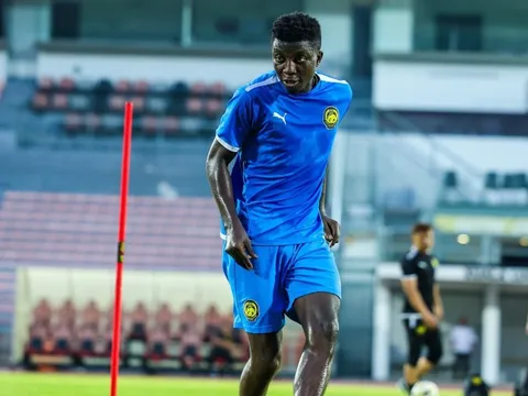 Cầu thủ hội quân nhưng chưa có giấy tờ, tuyển Malaysia suýt nữa bị xử thua thêm 2 trận