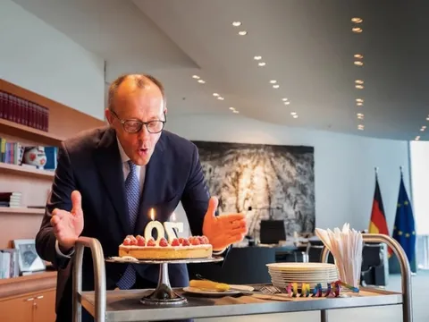 Thủ tướng Đức Friedrich Merz chật vật với lời hứa