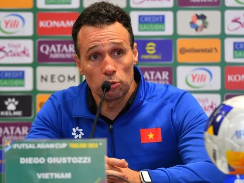 HLV Argentina bổ sung gấp "thần đồng 2005" lên tuyển Việt Nam, quyết săn vàng SEA Games