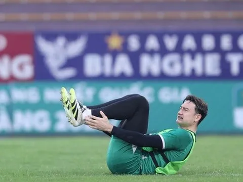 Văn Lâm lại chấn thương