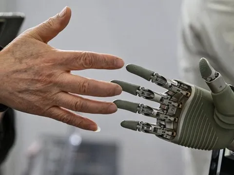 1.000.000 chọi 1: Cũng giống quá khứ, thứ này Trung Quốc chỉ cần "búng tay" là thành ông vua thế giới?