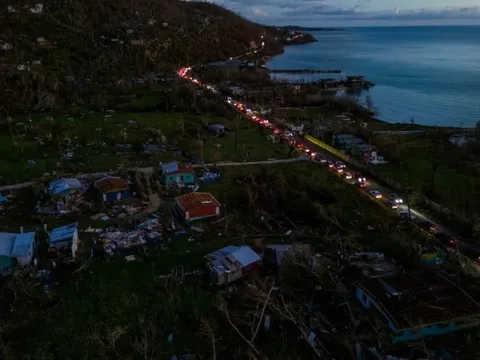 Bão càn quét, nhà hàng xóm mất điện một loạt nhưng nhà mình vẫn có điện dùng thoải mái: Bí quyết nằm ở công nghệ ‘đắt xắt ra miếng’