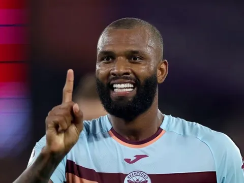 Igor Thiago - từ chàng phụ hồ, phát tờ rơi đến hiện tượng Ngoại hạng Anh