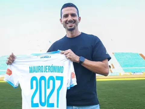 CLB Nam Định thuê HLV ngoại, ông Vũ Hồng Việt giữ 2 chức giám đốc