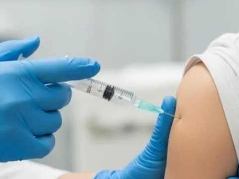 Hai loại vaccine đắt đỏ sẽ được tiêm miễn phí cho trẻ em từ 2026