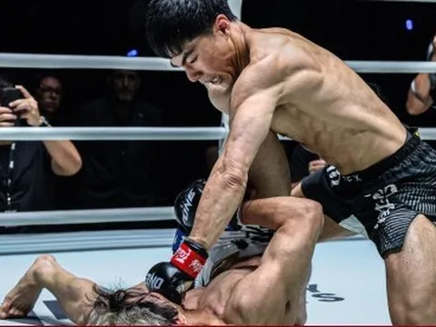 Cao thủ MMA gốc Việt ra đòn chớp nhoáng, đấm gục võ sĩ Nhật Bản