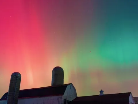 Cặp tàu vũ trụ giá rẻ liên tục bị hủy phóng vì Mặt trời hoạt động bất thường