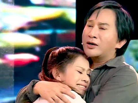 Bình Tinh méo mặt vì ba Kim Tử Long ‘mạnh tay’