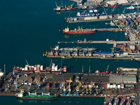 Cảng dầu Novorossiysk của Nga bị tập kích, giá dầu thế giới tăng 2%