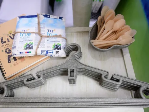 Từ vỏ hộp sữa bỏ đi đến những món đồ hữu dụng