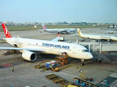 Nhiều hãng bay quốc tế tăng tốc vào Việt Nam, chuẩn dịch vụ được nâng lên ra sao?