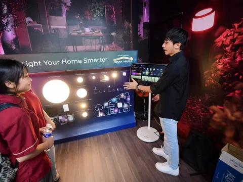 Tìm hiểu công nghệ chiếu sáng thông minh, tiết kiệm tại ngày hội Việt Nam Xanh