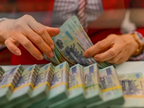 Lợi nhuận nhiều doanh nghiệp niêm yết tăng nhưng lợi nhuận lõi toàn thị trường vẫn giảm