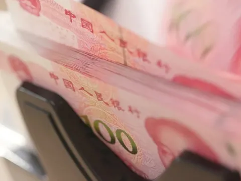 Trung Quốc âm thầm phi đô la hóa: Đồng nhân dân tệ theo chân doanh nghiệp vươn ra toàn cầu, trở thành đồng tiền tài trợ thương mại thứ 3 thế giới