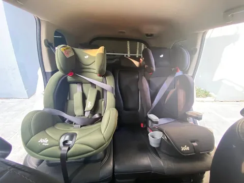 Phụ huynh băn khoăn trước quy định ô tô bắt buộc ghế an toàn cho trẻ từ 1/1/2026: Gia đình 2-3 con thì phải chuẩn bị bao nhiêu ghế?