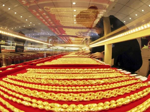 Giá vàng tăng, người mua chê đắt, loạt cửa hàng vàng ở một nước châu Á phải đóng cửa