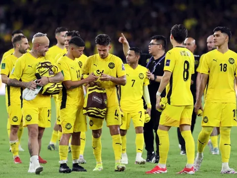 NÓNG: Hết đường chối cãi, Malaysia thừa nhận chỉnh sửa giấy khai sinh của 7 cầu thủ nhập tịch