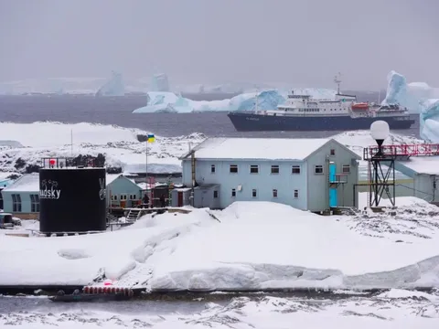 Không cần bất cứ mũi khoan nào, Nga phát hiện gần 70 tỷ tấn 'vàng đen' dưới nước