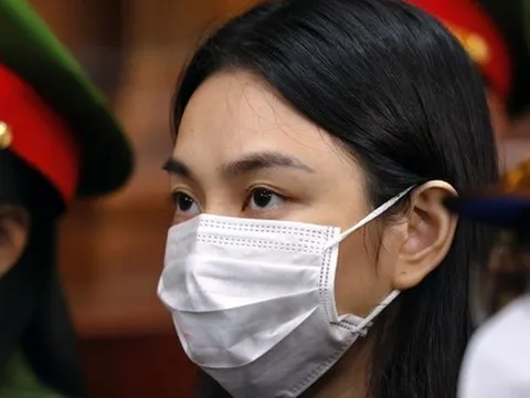 Nguyễn Thúc Thùy Tiên đồng ý để 2 luật sư bào chữa