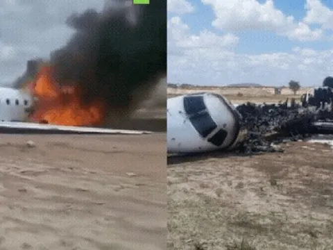 Máy bay chở một bộ trưởng cùng khoảng 20 người khác trượt khỏi đường băng, gần như cháy thành tro