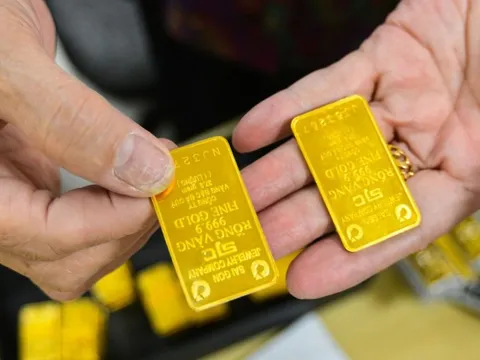 Giá vàng miếng SJC cao hơn giá vàng thế giới đến 20,6 triệu đồng/lượng