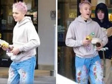 Hết con gái đầu lòng đến con trai út nhà Angelina Jolie bị nghi ngờ về vấn đề giới tính