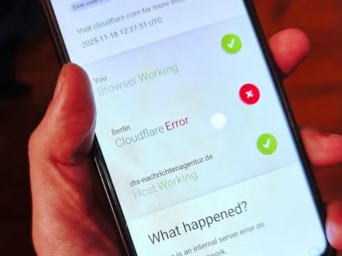 Cloudflare nói gì về sự cố khiến một phần Internet toàn cầu đóng băng?