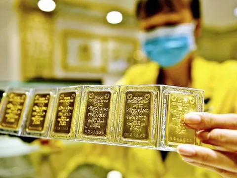 Nguy cơ mua phải vàng giả khi giao dịch ở chợ đen