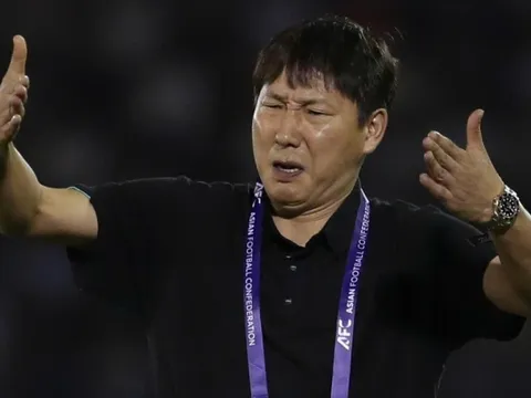 HLV Kim Sang-sik: "Tuyển Việt Nam thử đá sơ đồ mới nên khó ghi bàn vào lưới Lào"