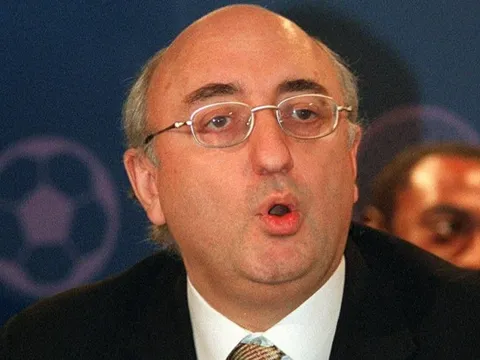 Siêu cò bóng đá quyền lực nhất thế giới bị cáo buộc lạm dụng tình dục và bạo hành suốt 6 năm