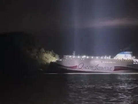 Phà chở 267 người mắc cạn ngoài khơi phía tây nam Hàn Quốc