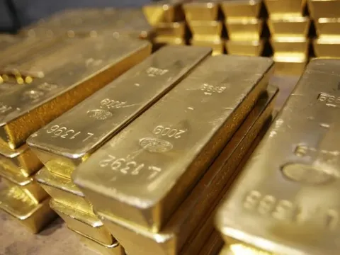 Phát hiện vàng thỏi và đồng xu khi đào đất vườn, trị giá lên đến 21 tỷ đồng