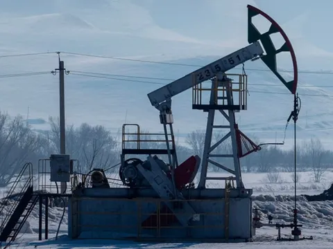 'Cỗ máy in tiền' của Nga bắt đầu rạn nứt: Tập đoàn dầu khí lớn nhất nước dự báo doanh thu giảm 68%, trả cổ tức thấp kỷ lục