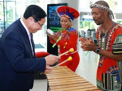 Thăm nơi nắm giữ hơn 1.200 tỷ USD của châu Phi, Thủ tướng trực tiếp làm một việc quan trọng