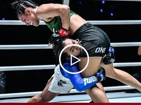 Cận cảnh võ sĩ MMA gốc Việt trút mưa đòn đấm gục đối thủ