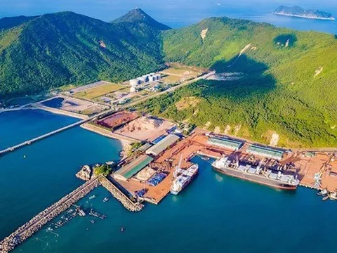 Tỷ phú Phạm Nhật Vượng liên tục rót vốn vào quê nhà: Từ khu công nghiệp, nhà xưởng ô tô điện đến dự án cảng quốc tế gần 8.900 tỷ đồng