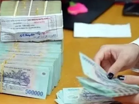 Hàng loạt chi nhánh ngân hàng, ATM tạm ngừng hoạt động vì ngập lụt