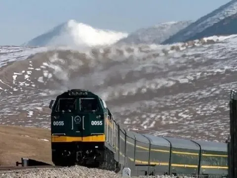 Trung Quốc chi số tiền khủng chôn 15.000 thanh sắt dọc tuyến đường sắt: Hóa ra họ chính là "bậc thầy"