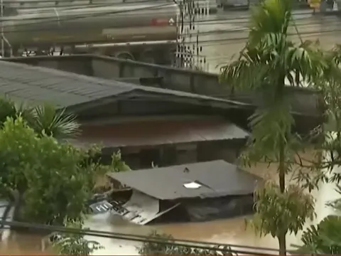 Nước lũ dâng cao ở miền Nam, Thái Lan ban bố tình trạng khẩn cấp về thiên tai