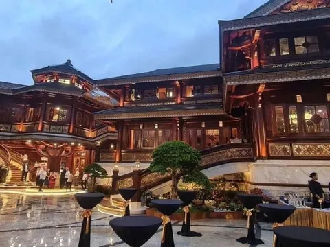 Phía sau sự sang chảnh của các “phú bà mỹ phẩm”: Khoe giàu để... câu khách