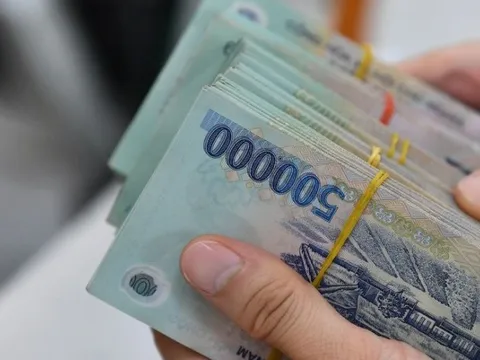 Tiền thưởng Tết, lương tháng thứ 13 sẽ tính thuế thu nhập cá nhân thế nào?