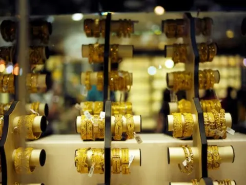 Giá vàng tăng cao nhất 1 tuần khi quan chức Fed tiết lộ khả năng cắt giảm lãi suất